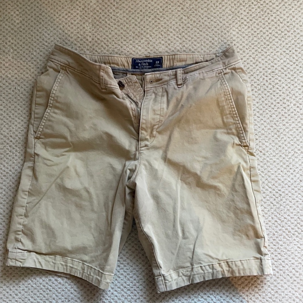 ABERCROMBIE KHAKI SHORTS
